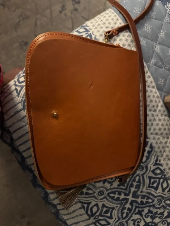 Meanwhile Back on the Farm Saddle purse - Picture 2 of 10